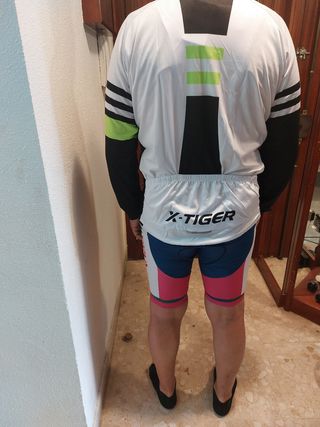 Maillot ciclista nuevo manga larga
Talla 3XL 