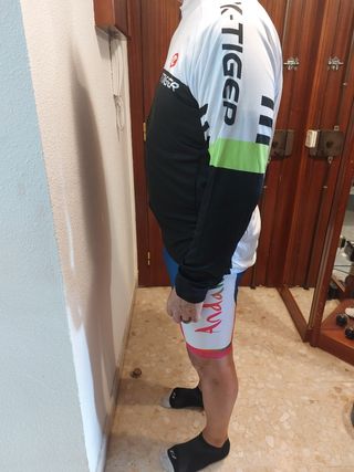 Maillot ciclista nuevo manga larga
Talla 3XL 