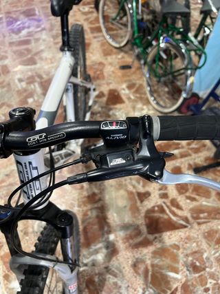 bicicleta GT 2.0 AVALANCHE  oferta