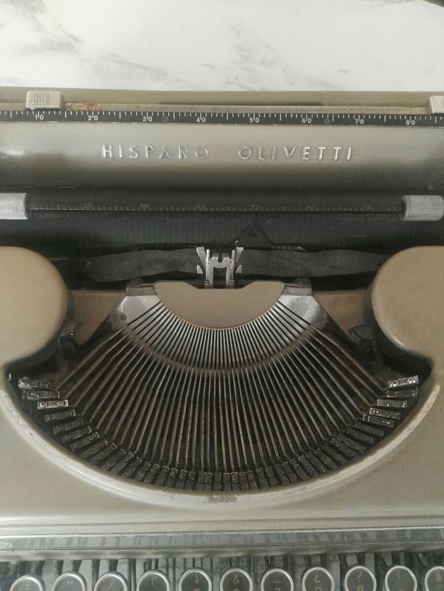 Maquina de escribir Hispano Olivetti