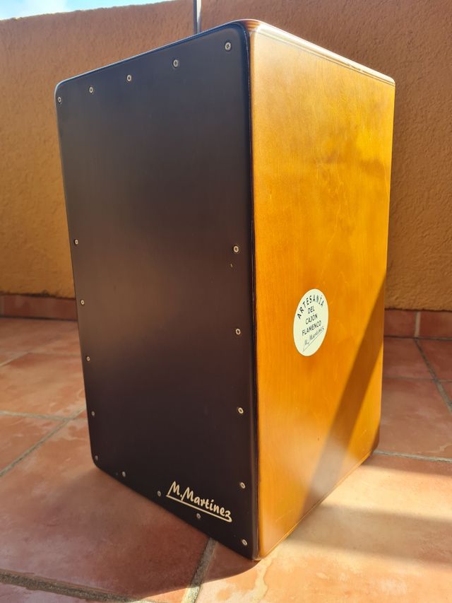 Guitarra Alhambra 4C y cajón M.Martinez