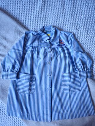 UNIFORME JESUITINAS TALLA 5-6 AÑOS