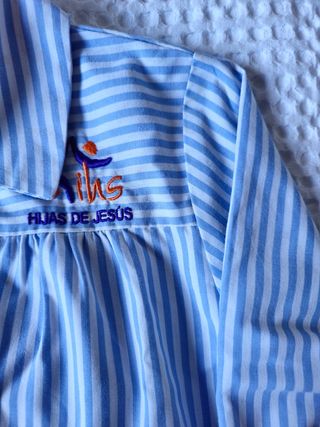 UNIFORME JESUITINAS TALLA 5-6 AÑOS