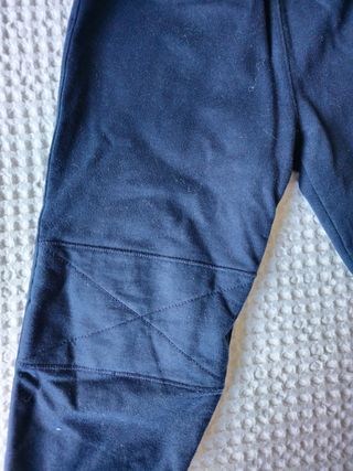 UNIFORME JESUITINAS TALLA 5-6 AÑOS