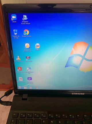 Ordenador portátil PC Samsung NP300E5C