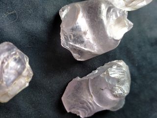 LOT 1:FRAG.CRISTALERIA FINA S.XVI-XVIII SEVILLA