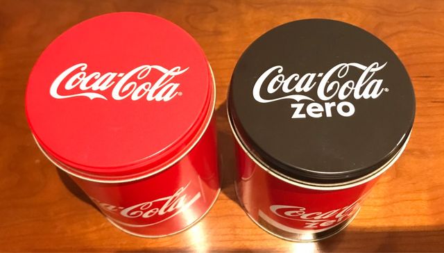 Bottiglia di latta Coca Cola Coke, normale e zero