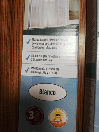 Cortina mosquitera blanca