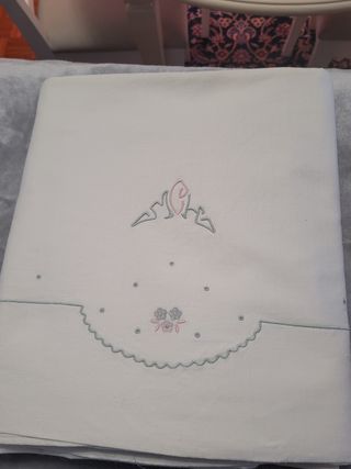 Sábana bordada