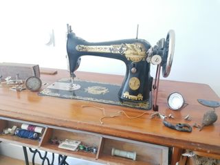 Máquina coser Singer con accesorios