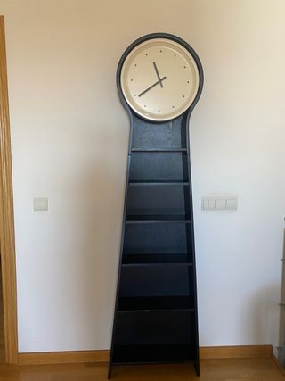 mueble estantería reloj