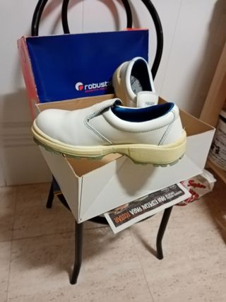 Zueco de seguridad a estrenar.