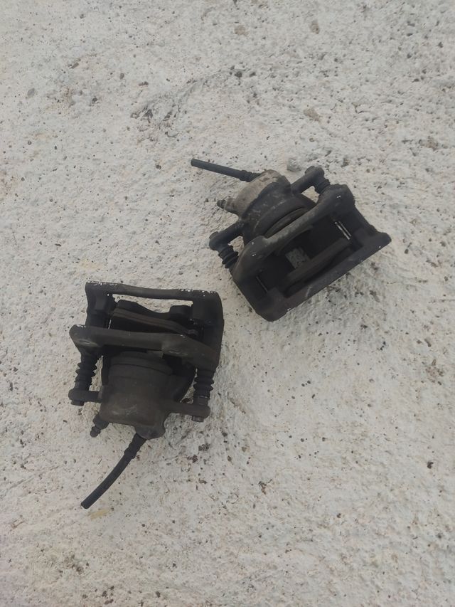 Pinzas de freno renault clio 2010