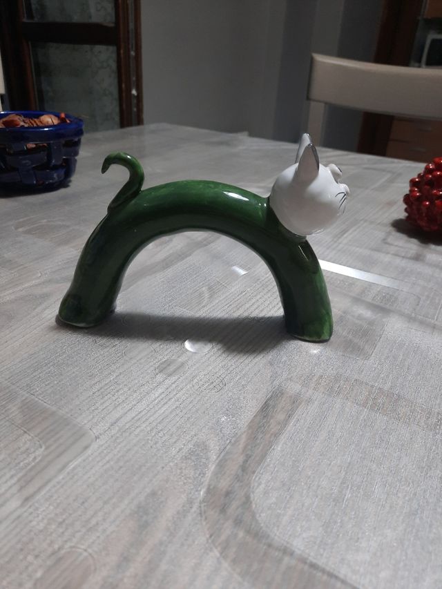 soprammobile in ceramica