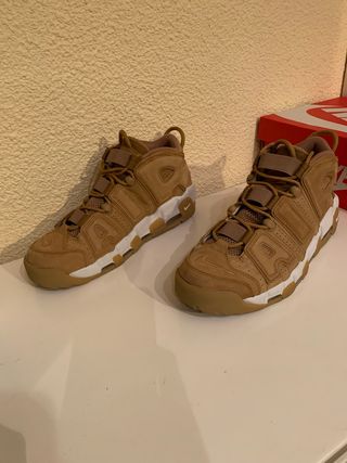 Nike air more uptempo Flax
