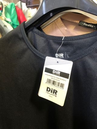 ropa nueva con etiqueta y sin 