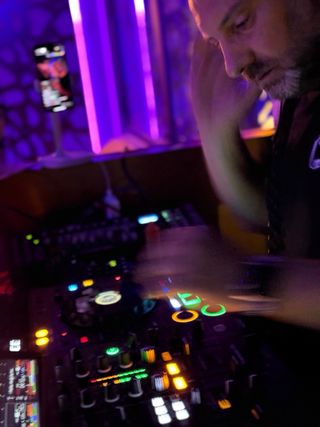 DJ PARA EVENTOS O RESIDENCIA EN MADRID