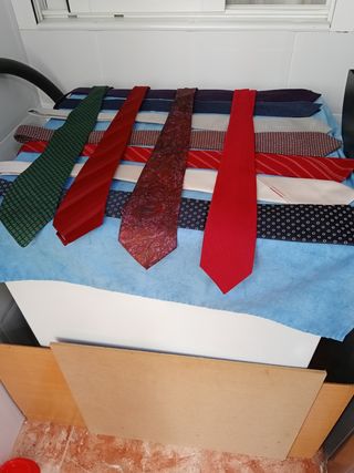 11 corbatas. no se venden por separado