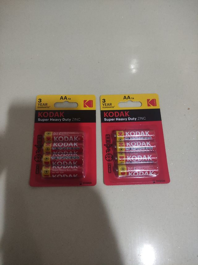 Pilas Kodak medianas . 2 paquetes