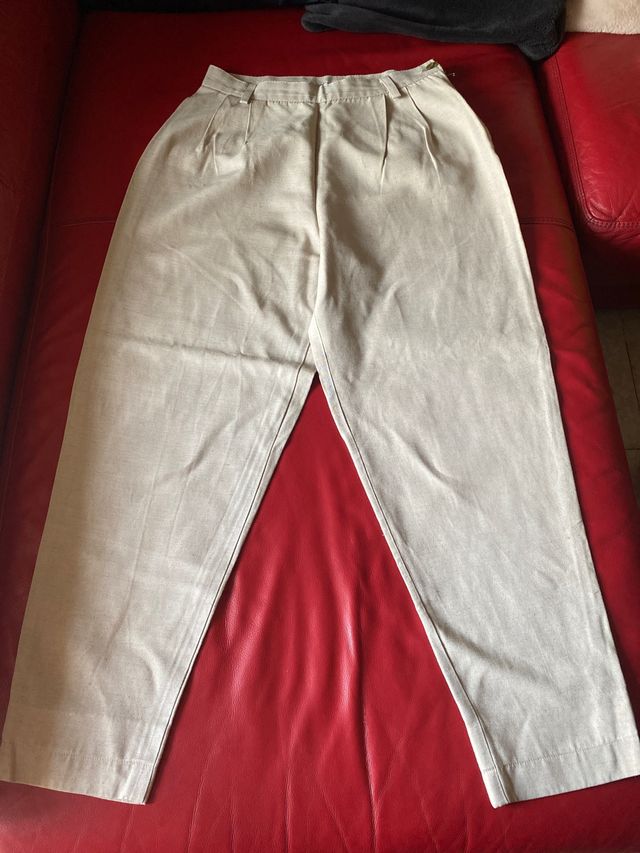 pantalón beige
