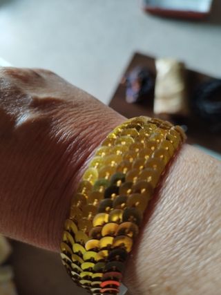 Pulsera fantasía lentejuelas doradas