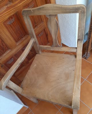 Antiguo Sillón de Madera