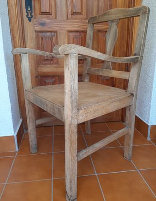 Antiguo Sillón de Madera