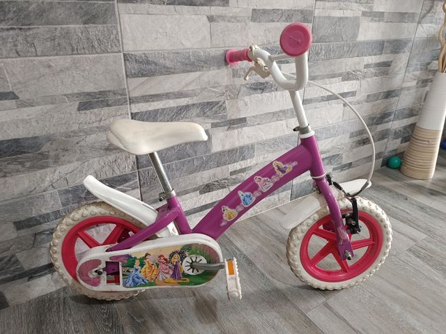 Bicicleta infantil con ruedines optativos