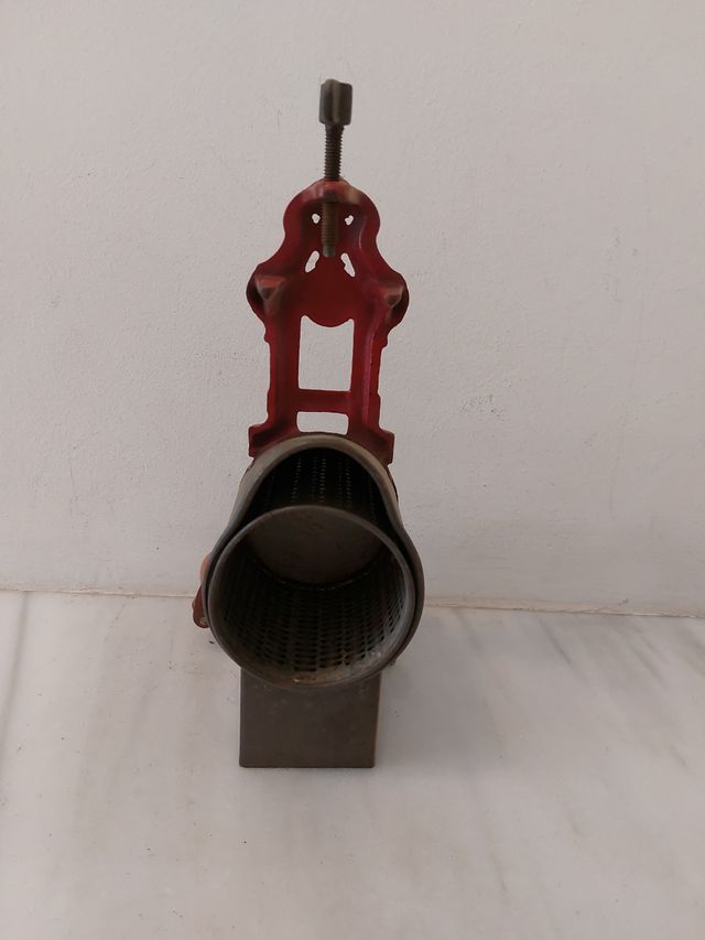 Picador molinillo carne y pan antiguo