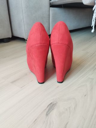 Zapatos rojos de tacón
