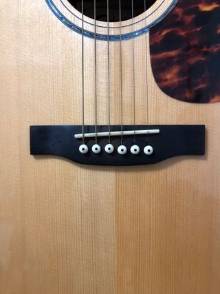 Guitarra electroacústica