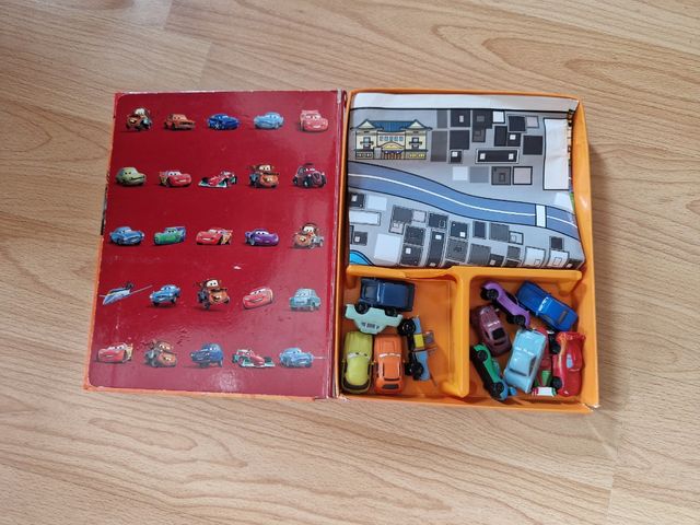 Libro Cars 2 con coches