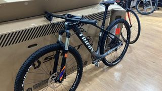 Bicicleta MTB carbono