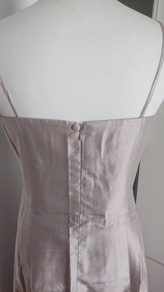 Elegante vestido de seda de Isabel Sanchís