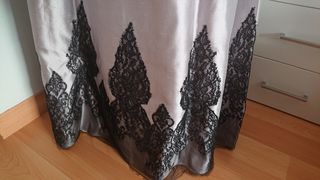 Elegante vestido de seda de Isabel Sanchís