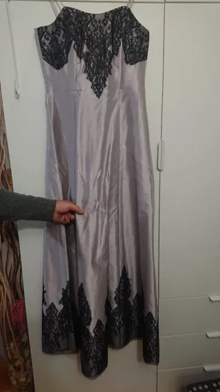 Elegante vestido de seda de Isabel Sanchís