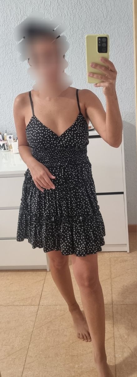 Vestido negro de lunares