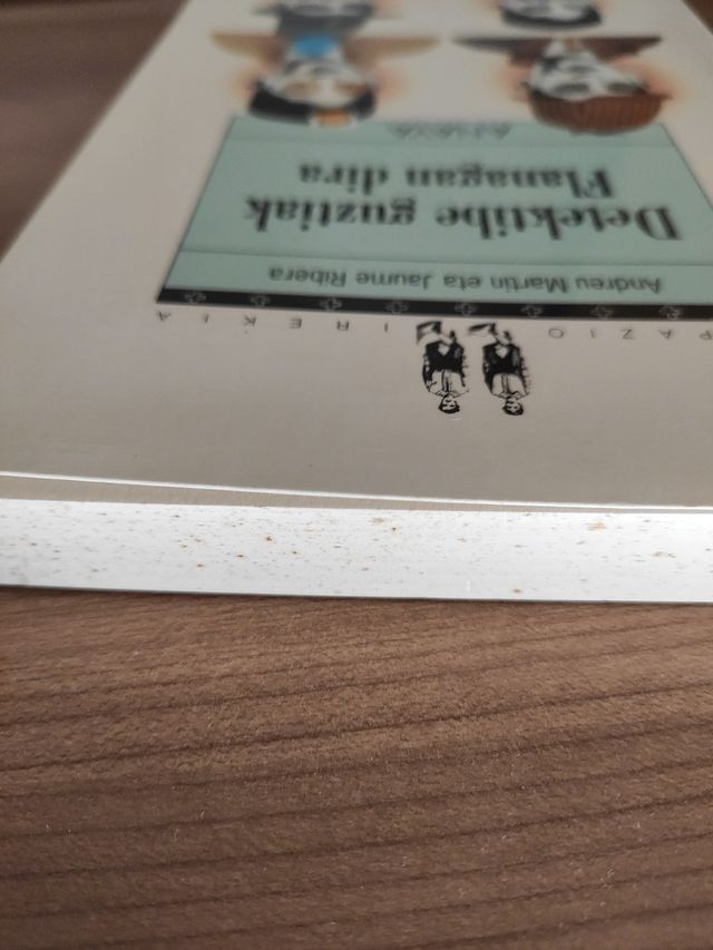 "Detektibe guztiaz Flanagan dirá"