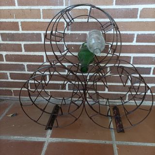 Botellero antiguo en Forja.