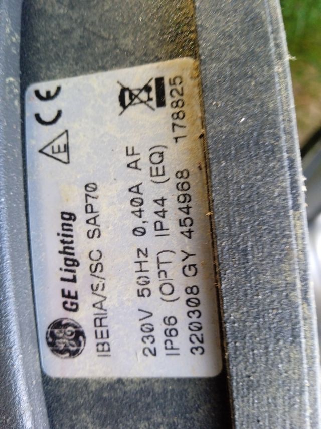 Vendo dos cabezas de farolas redondas sin soporte