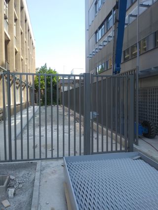 Vallado/puertas metálicas, brezo,verjas