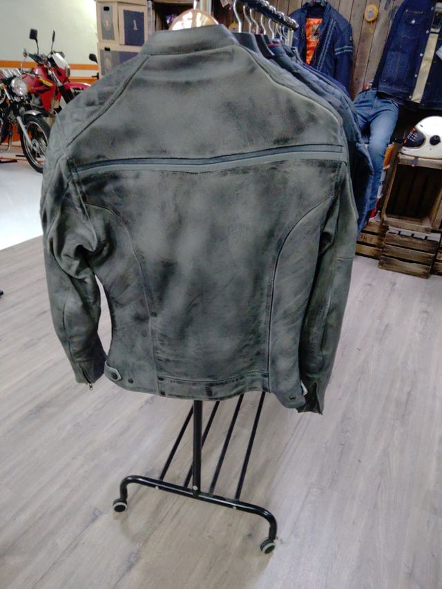 Chaqueta cuero moto