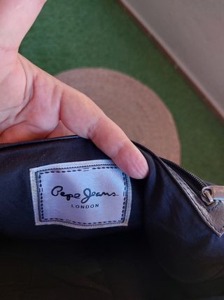 Bolso cuero negro Pepe Jeans