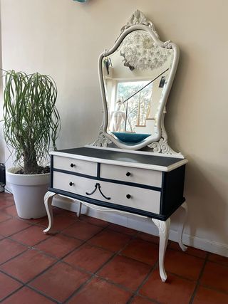 Cómoda y espejo Black Paris Cream