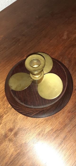 Bronce hélice portavelas antiguo. Figura náutica.