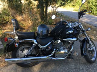 Moto Suzuki Intruder 250 LC