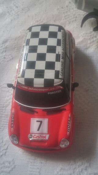 Modelo Mini. Coche tele-dirigido