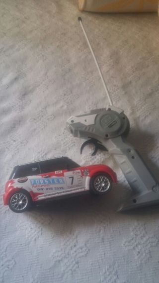 Modelo Mini. Coche tele-dirigido