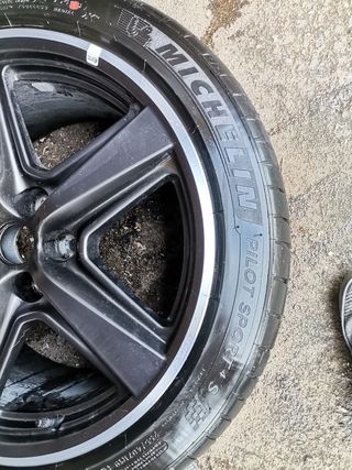 Se venden juego de 4 Ruedas