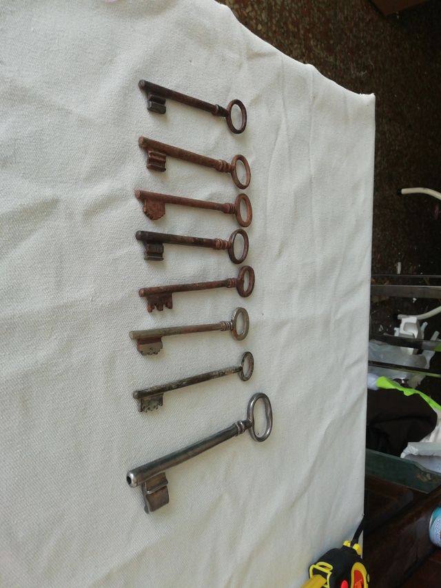 8 llaves Antiguas de hierro